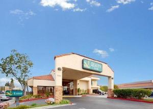 Quality Inn Near Long Beach Airport property photo