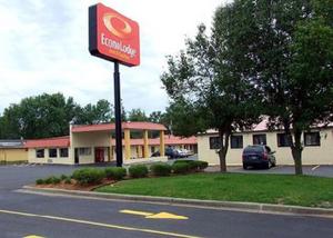 Econo Lodge  Inn & Suites Carbondale property photo