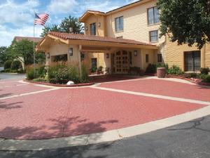 La Quinta Inn Chicago Oakbrook Terrace property photo