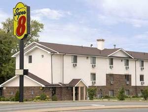 Super 8  Richmond/Broad Street property photo
