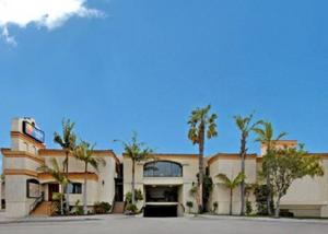 Comfort Inn Manhattan Beach property photo