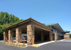 Quality Inn & Suites Mt. Chalet property photo