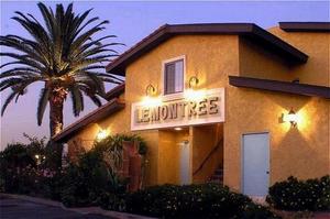 Lemon Tree Hotel Suites & property photo