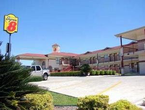 Super 8 New Braunfels TX property photo