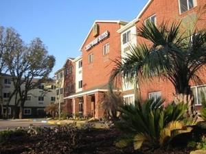 Crestwood Suites - Austin property photo