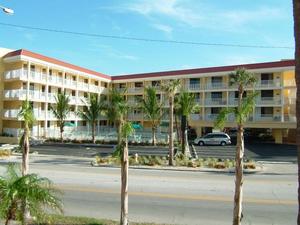 PELICAN POINTE SUITES property photo