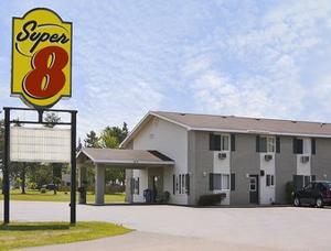 Super 8 Iron Mountain MI property photo