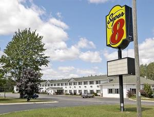 Super 8 Escanaba property photo