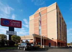 Comfort Suites at Woodbridge property photo