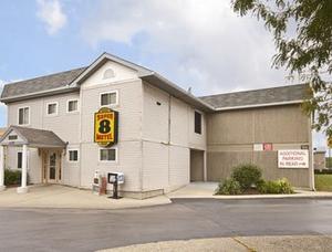 Super 8 Columbus property photo