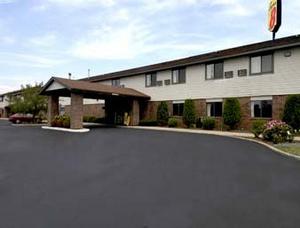 Super 8 Green Bay Airport/Stadium property photo