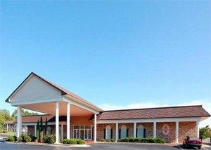 Quality Inn & Suites Downtown property photo
