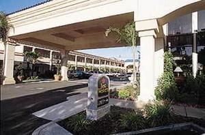 BEST WESTERN PLUS Black Oak Motor Lodge property photo