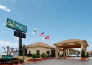 Quality Inn Airport/Graceland property photo