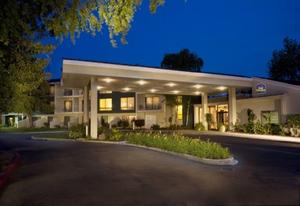 BEST WESTERN PLUS Garden Court Inn property photo