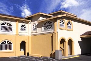 BEST WESTERN PLUS Bishop Holiday Spa Lodge property photo