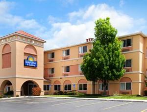 Days Inn and Suites Airport Albuquerque property photo