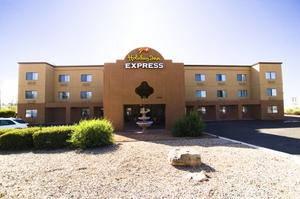 Holiday Inn Express SANTA FE CERRILLOS property photo