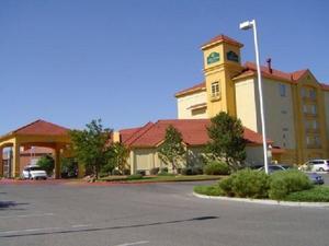 La Quinta Inn & Suites Albuquerque West property photo