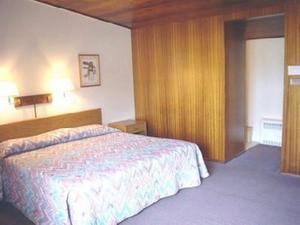Budget Host Raton property photo