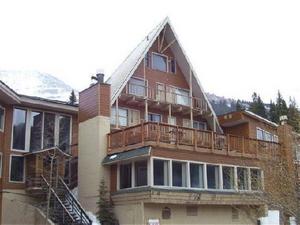 Skier's Edge Condominiums property photo