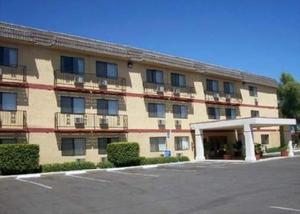 Econo Lodge Inn & Suites property photo
