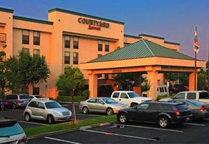 Courtyard Fresno Yosemite International Airport property photo
