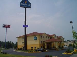 La Quinta Inn & Suites Elizabethtown property photo
