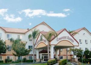Comfort Suites Near Six Flags Magic Mountain property photo