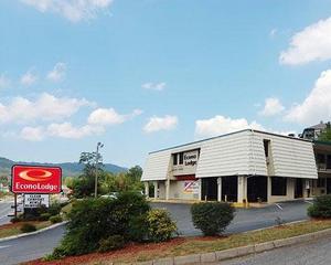 Econo Lodge Biltmore property photo
