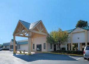 Quality Inn & Suites Hanes Mall property photo