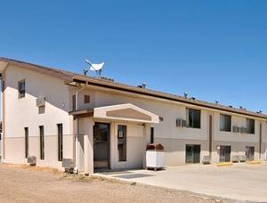 Super 8 Bowman property photo