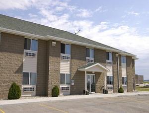 Super 8 Bottineau property photo