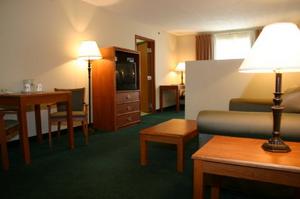 Holiday Inn Express Hotel & Suites VINITA property photo