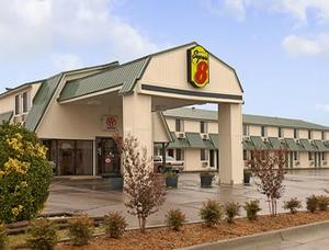 Super 8 Sallisaw property photo