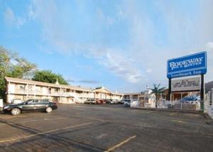 Rodeway Inn & Suites Landmark Inn property photo
