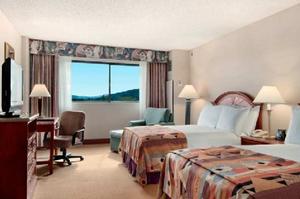 Hilton Pleasanton at The Club property photo
