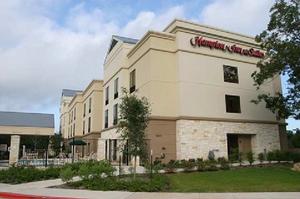 Hampton Inn  Suites Austin Cedar ParkLakeline property photo