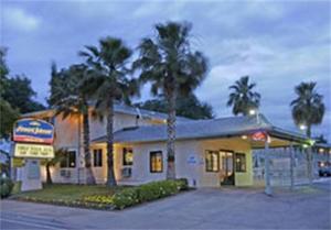 Howard Johnson Express Inn - Redding property photo