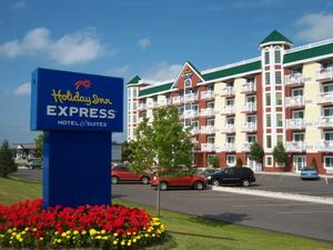 Holiday Inn Express Hotel & Suites PETOSKEY property photo
