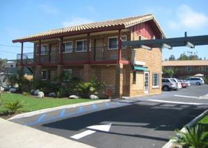 Econo Lodge Inn & Suites Near Legoland property photo