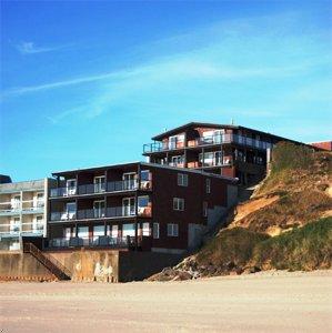 Beachfront Manor Hotel Lincoln City property photo