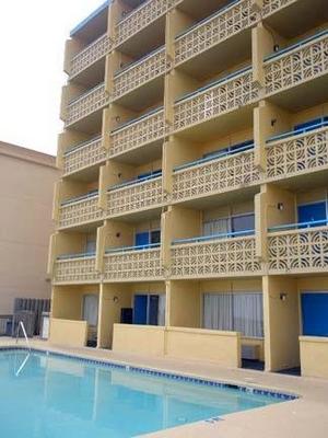 Econo Lodge Inn & Suites Myrtle Beach property photo