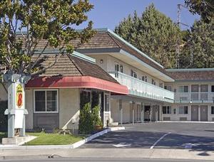 Super 8 Martinez property photo