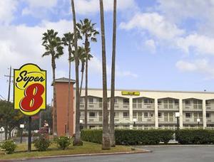 Super 8 Bakersfield/Central property photo