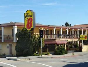 Super 8 Santa Cruz/Beach Boardwalk East property photo