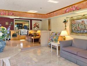 Super 8 Sacramento State Capitol/Downtown property photo