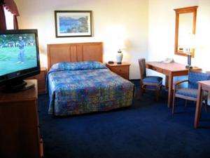 Newport Channel Inn property photo