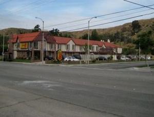 Super 8 Santa Clarita/Valencia property photo