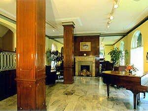 Monarch Hotel property photo